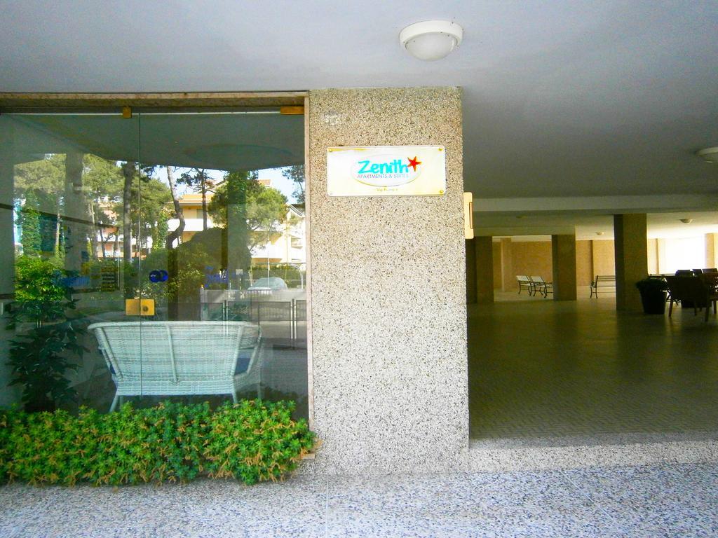 Residence Zenith Caorle Eksteriør billede