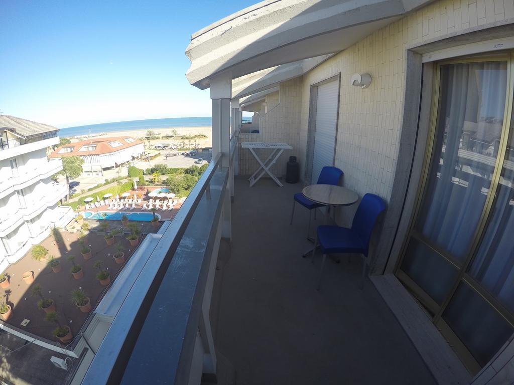 Residence Zenith Caorle Eksteriør billede