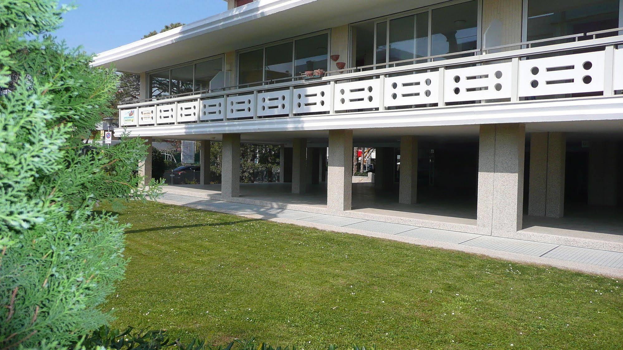 Residence Zenith Caorle Eksteriør billede