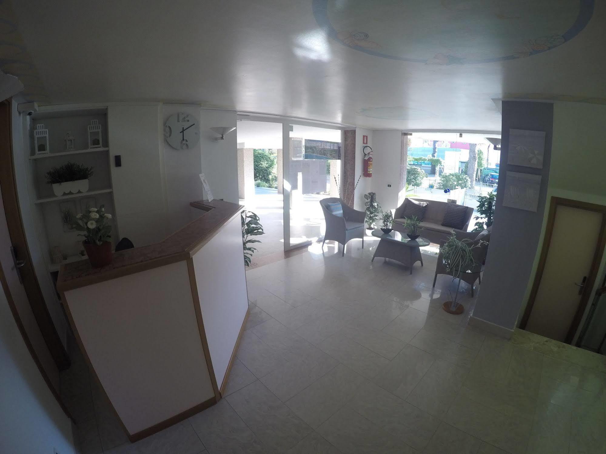 Residence Zenith Caorle Eksteriør billede
